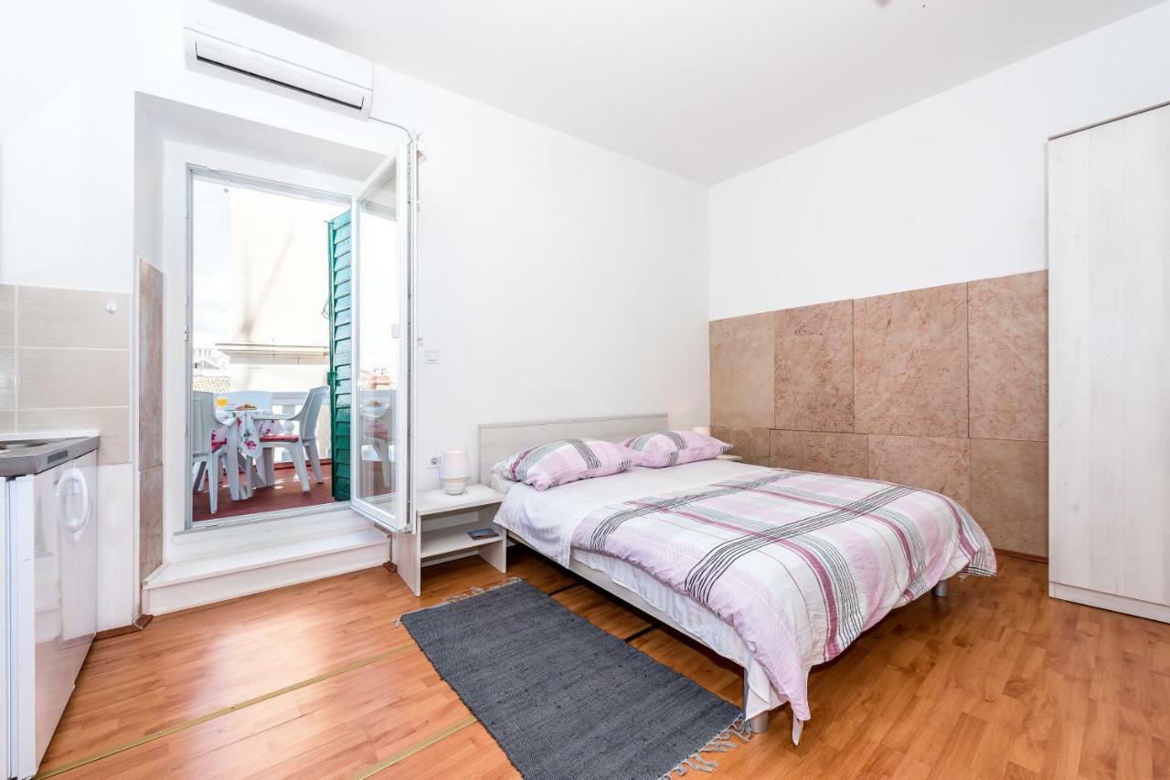 Apartmani Rina 시베니크 외부 사진